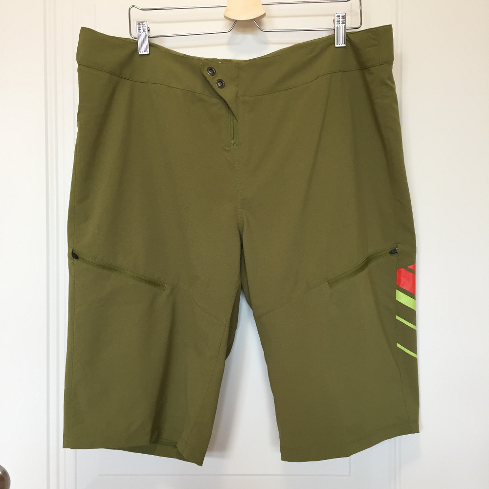 NWT Slate & Stone-Men Pearl Izumi Shorts.XXL